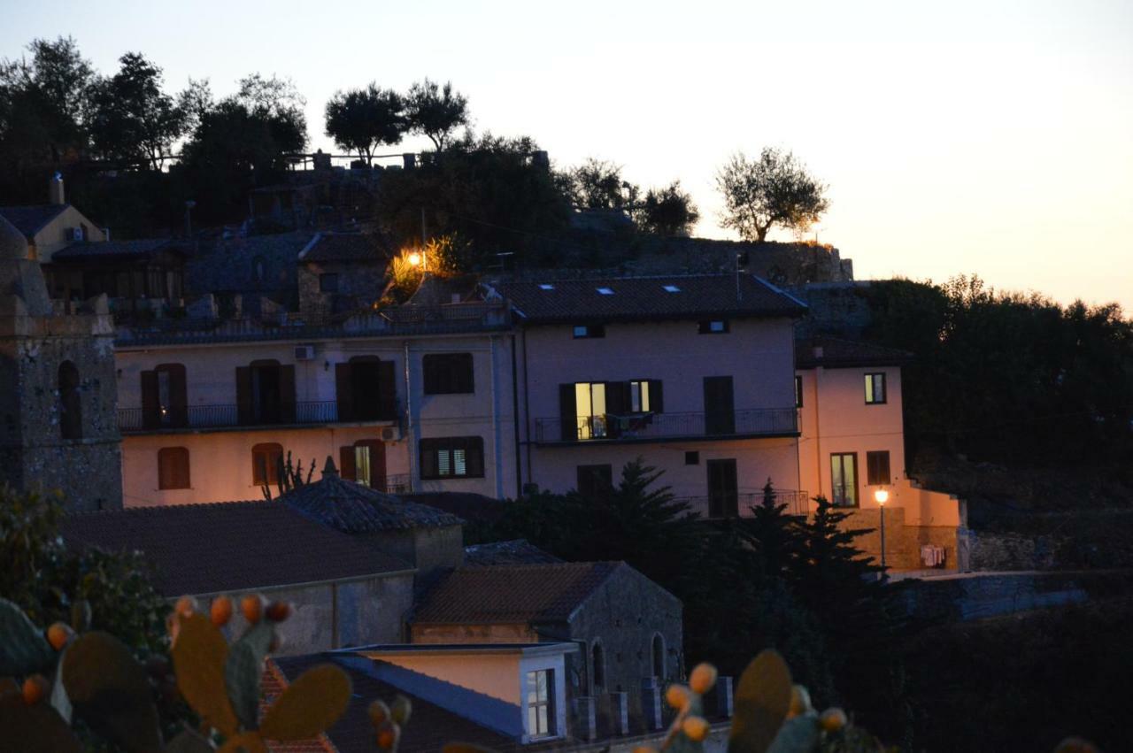 B&B Incantevole Vicolo ปิไรโน ภายนอก รูปภาพ